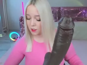 lessboobs_gh – webcam model profile photo Image 1