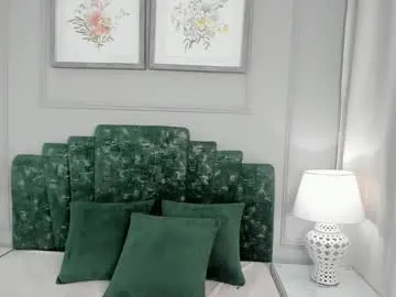 milablake – webcam model profile photo Image 2