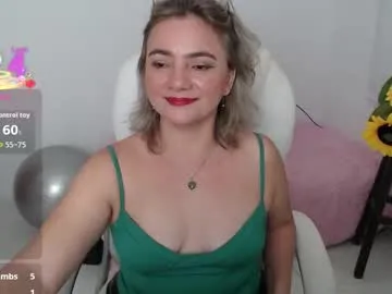 violetta_nur – webcam model profile photo Image 5