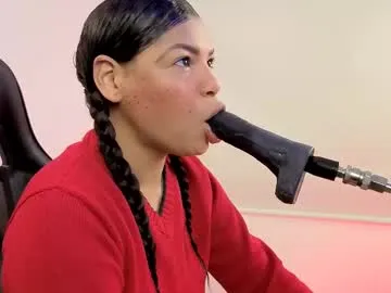 zoe_curvy – webcam model profile photo Image 11