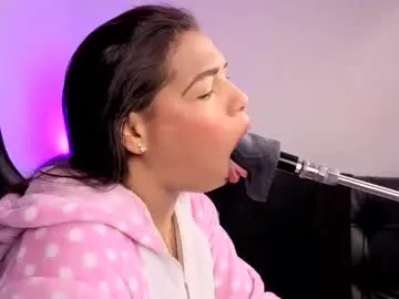 zoe_curvy – webcam model profile photo Image 19