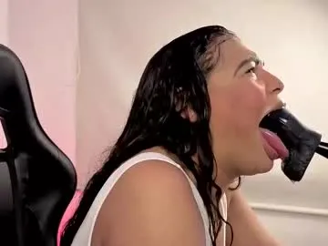 zoe_curvy – webcam model profile photo Image 3