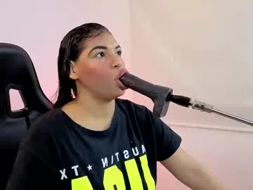 zoe_curvy – webcam model profile photo Image 5