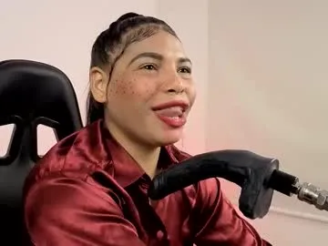 zoe_curvy – webcam model profile photo Image 6