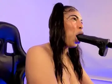 zoe_curvy – webcam model profile photo Image 8