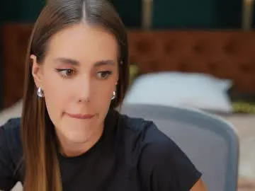 ionatotzke – webcam model profile photo Image 13