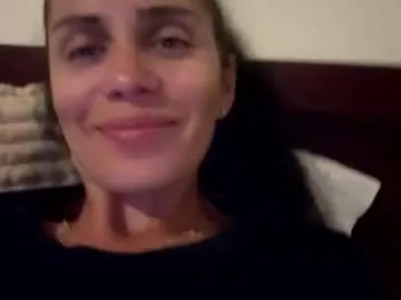 LaureMestler – webcam model profile photo Image 9