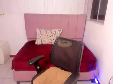 Linnea – webcam model profile photo Image 3