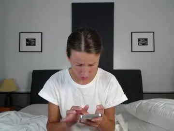 StarKristy – webcam model profile photo Image 8