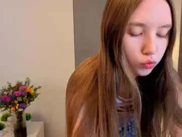 em_aa1 – webcam model profile photo Image 7