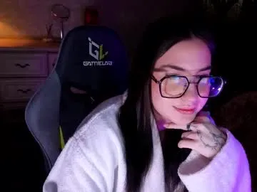 anneaverry – webcam model profile photo