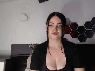 IORio2 – webcam model profile photo Image 14