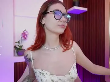 lunar_sofia – webcam model profile photo Image 8