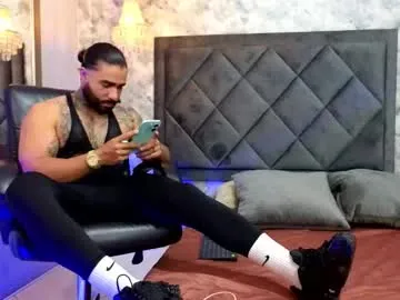 AirboyTy – webcam model profile photo Image 14