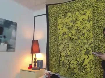 IORio2 – webcam model profile photo Image 8