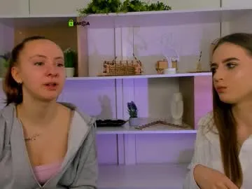 savagesweethearts – webcam model profile photo Image 3