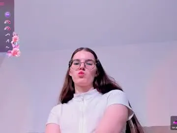 allieemod – webcam model profile photo Image 3