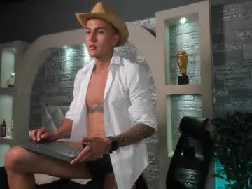 octavarium211 – webcam model profile photo Image 8