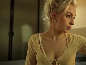 MAIMAI-club – webcam model profile photo Image 5