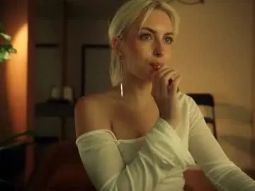 MAIMAI-club – webcam model profile photo Image 7