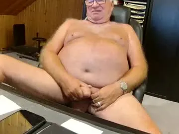 ginwood – webcam model profile photo Image 12