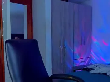 IORio2 – webcam model profile photo Image 11