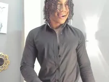 YoungSquad – webcam model profile photo Image 11