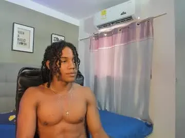 YoungSquad – webcam model profile photo Image 2
