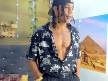 YoungSquad – webcam model profile photo Image 9