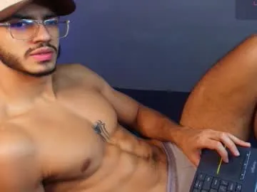 highnightz – webcam model profile photo Image 11