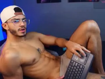 highnightz – webcam model profile photo Image 18
