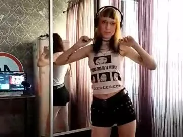 LadyRochester – webcam model profile photo Image 3