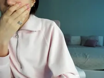 miaandmolly_ – webcam model profile photo Image 15