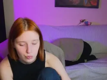 pantyless – webcam model profile photo Image 12