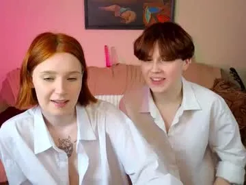 pantyless – webcam model profile photo Image 2