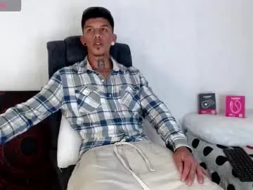 AntonioWest – webcam model profile photo Image 15