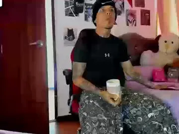 AntonioWest – webcam model profile photo Image 17