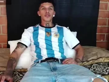 AntonioWest – webcam model profile photo Image 7