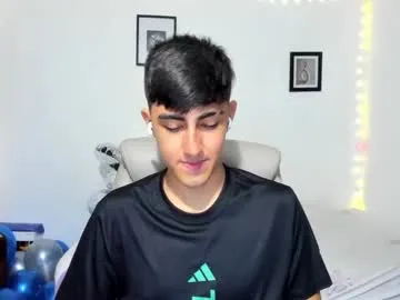 sigmasian – webcam model profile photo Image 6