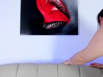 Linnea – webcam model profile photo Image 3