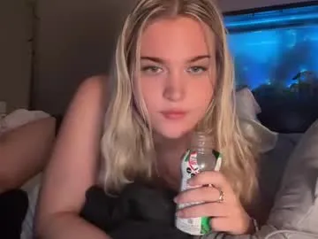 EvieEvans – webcam model profile photo Image 3