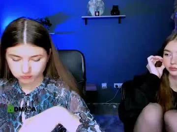 miaandmolly_ – webcam model profile photo Image 2