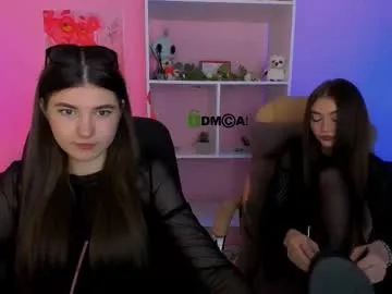 miaandmolly_ – webcam model profile photo Image 4