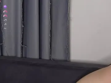 zoe_r_ – webcam model profile photo Image 13