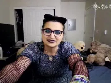 Maya-onelya – webcam model profile photo Image 4