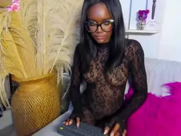 Kisa-Gav – webcam model profile photo Image 14