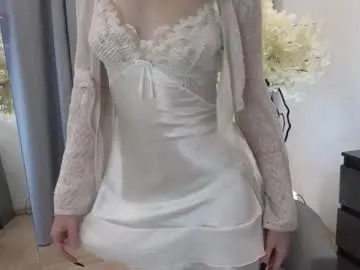 shy_suchka – webcam model profile photo Image 6