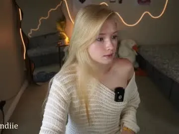 bestblondiiecb Image 15