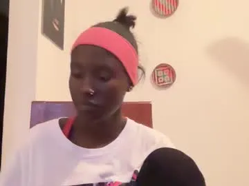 MAIMAI-club – webcam model profile photo Image 17