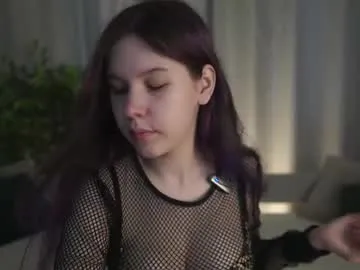 alanawalker9 – webcam model profile photo Image 6